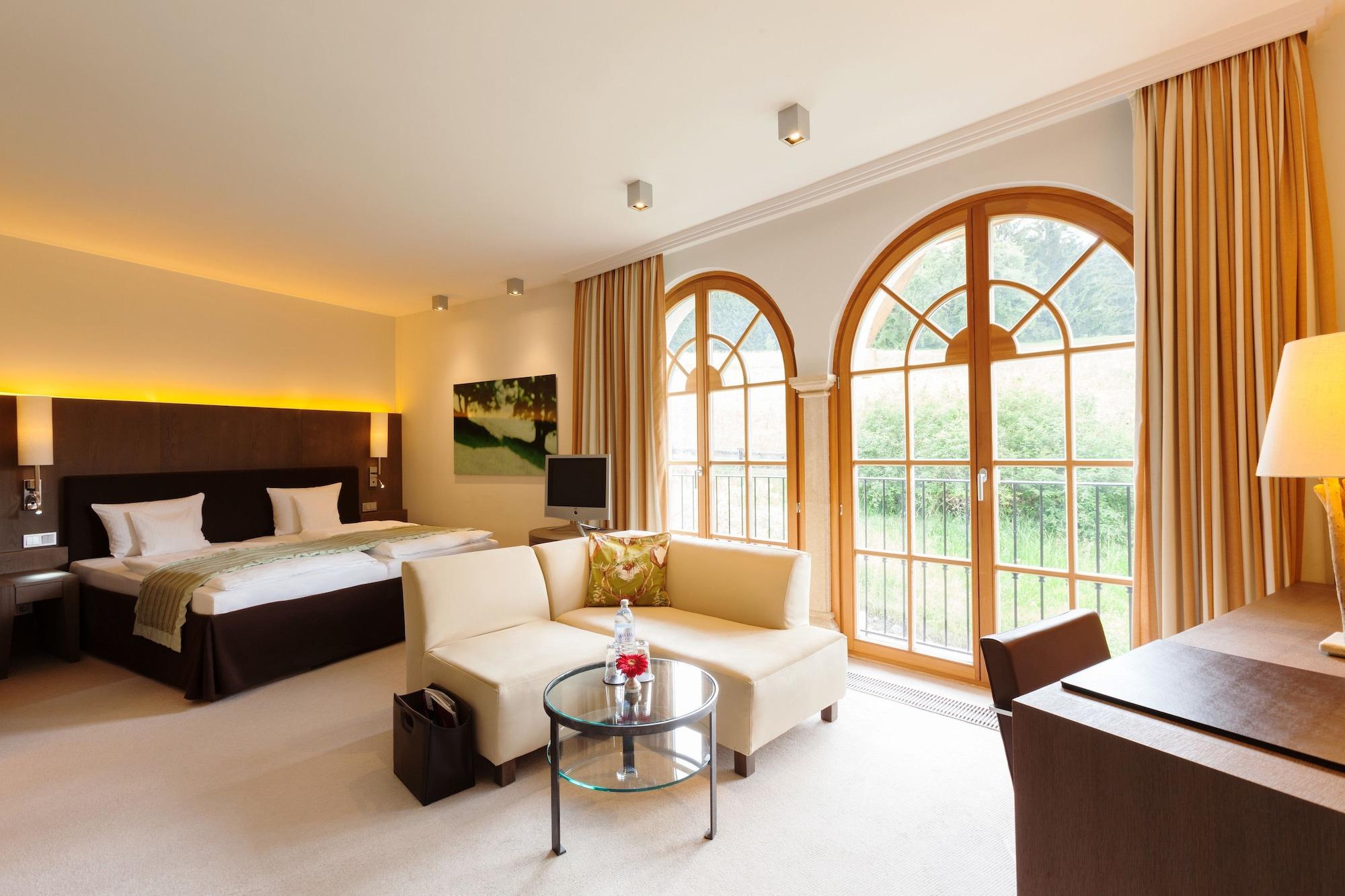 Schlosshotel Kitzbuehel A-Rosa Collection Εξωτερικό φωτογραφία A room at the Hotel Axelmannstein