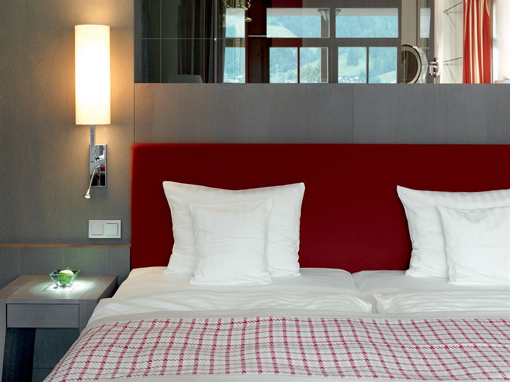 Schlosshotel Kitzbuehel A-Rosa Collection Εξωτερικό φωτογραφία A room at the hotel
