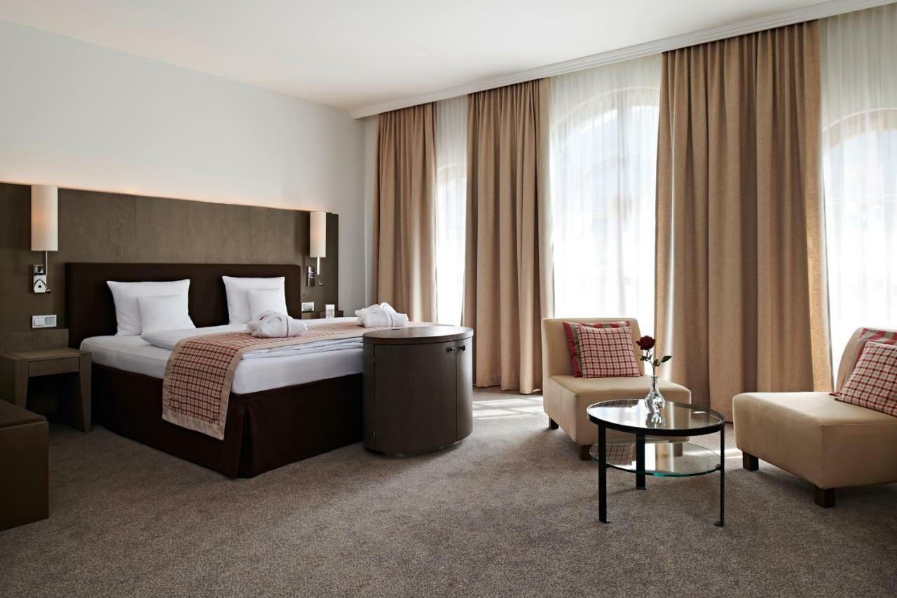 Schlosshotel Kitzbuehel A-Rosa Collection Εξωτερικό φωτογραφία A room at the hotel
